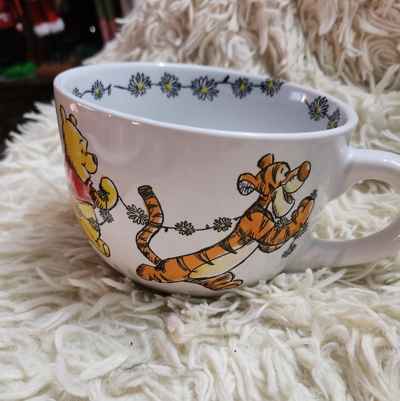 Winne the pooh and friends over sized mup - Picture 2 of 5